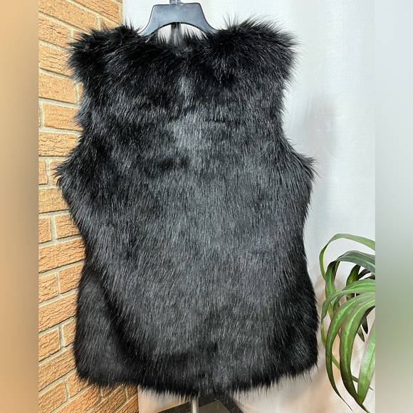 VIA SPIGA 2001 collection - black Faux Fur vest lined with burgundy sateen- med - Picture 2 of 8